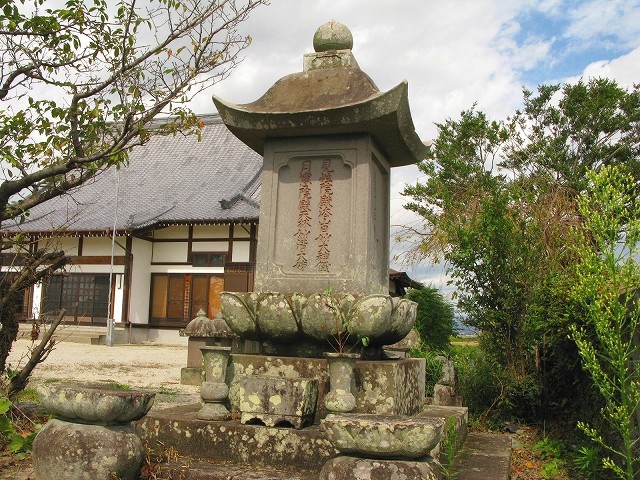 妙玉寺鍋島主水茂里の墓