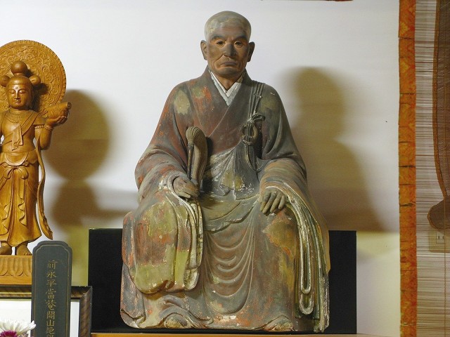 木造了意和尚像