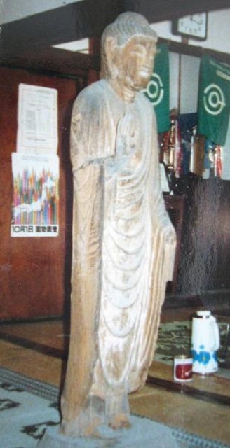 一木七仏薬師如来立像　一躯