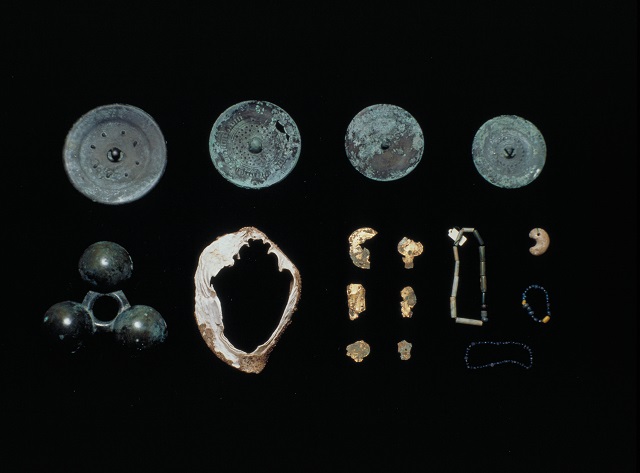 関行丸古墳出土遺物　一括