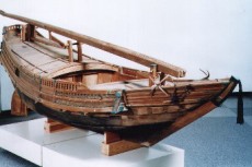 大堂神社奉納北前型弁才船模型　一隻