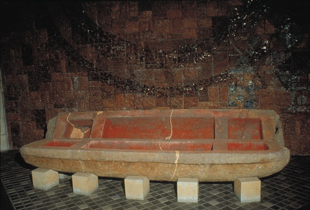 舟形石棺（附あり）　一合