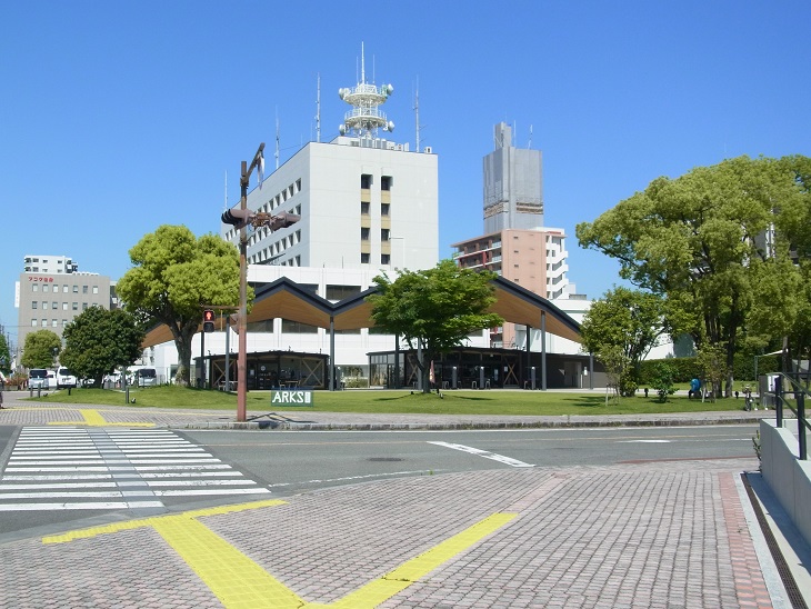 くすかぜ広場・旧佐賀市庁舎跡