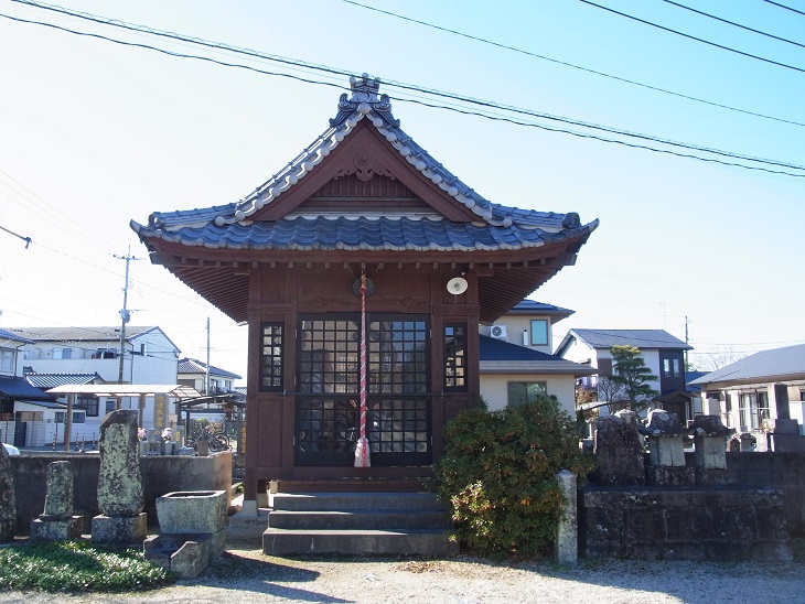 寳持院跡西川内観音堂と観音像