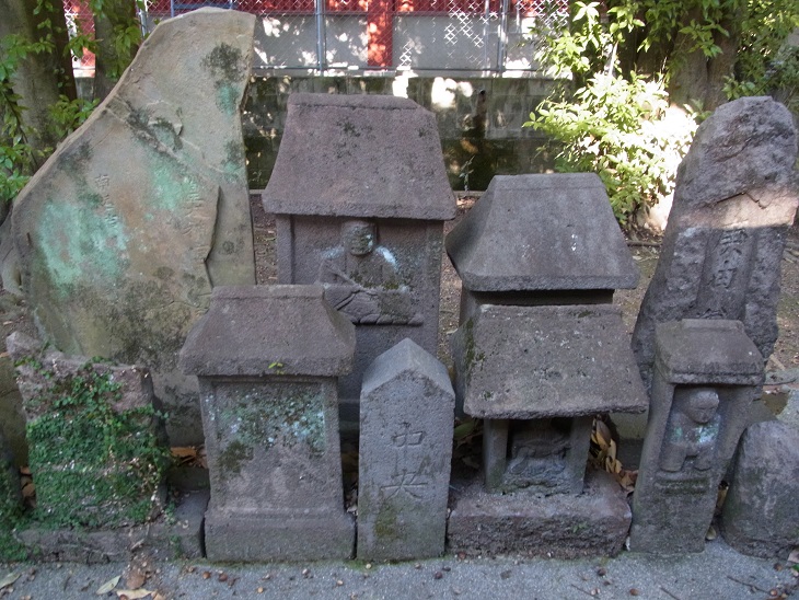 中央尊